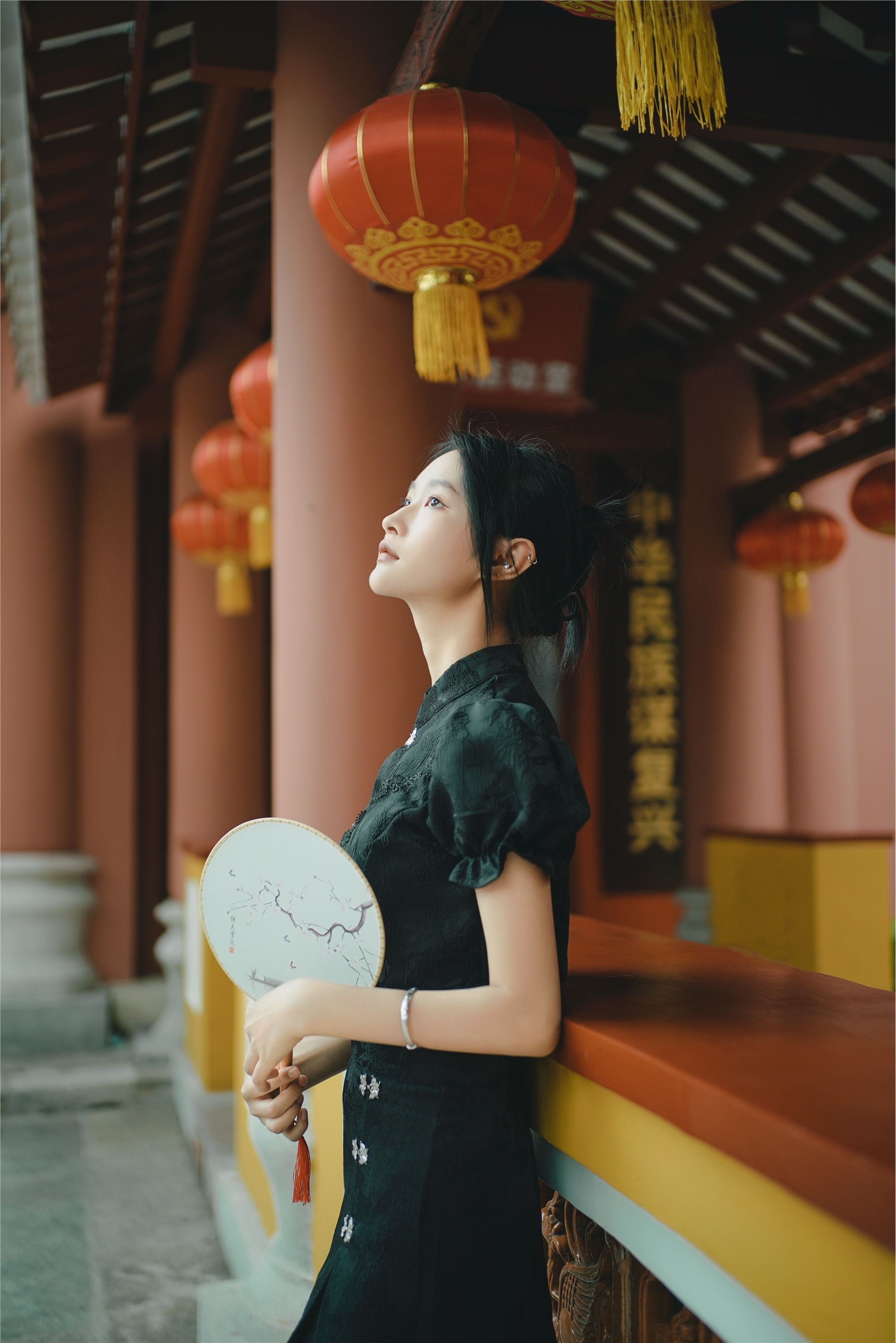 YITUYU艺图语 2025.01.06 娴静犹如花照水 欣欣